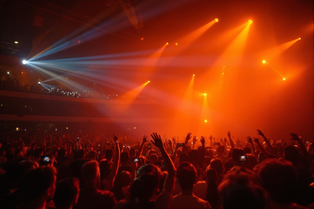 吃瓜视频影迷见面会圆满举行，万名粉丝热情参与